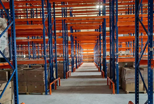 东城货位式货架在互联网物流中起着重要的作用